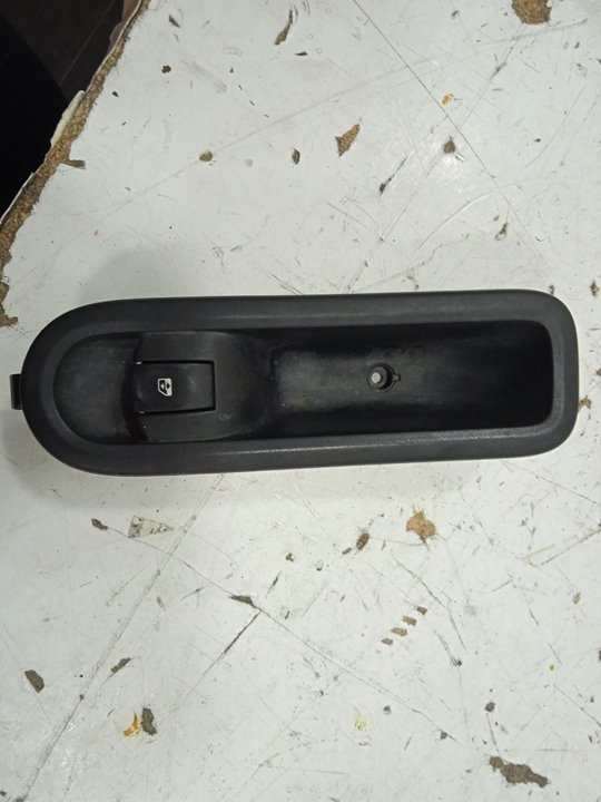 Mando elevalunas delantero derecho renault clio iii authentique