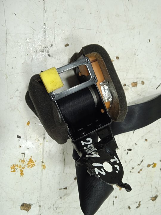 Cinturon seguridad trasero izquierdo   no identificado