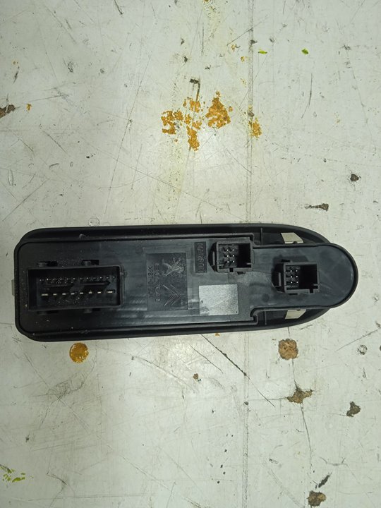 Mando elevalunas delantero izquierdo peugeot 508 allure
