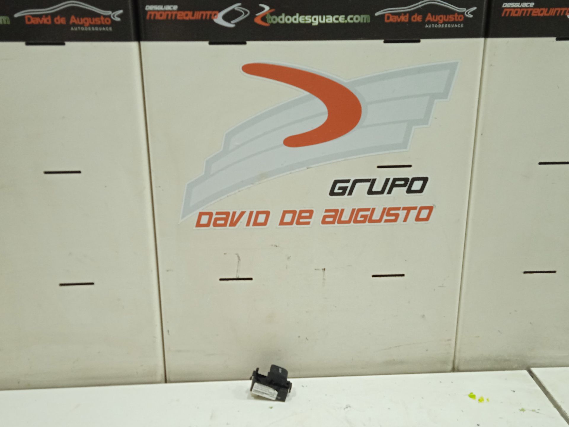 Mando elevalunas trasero derecho toyota prius (zvw30) 