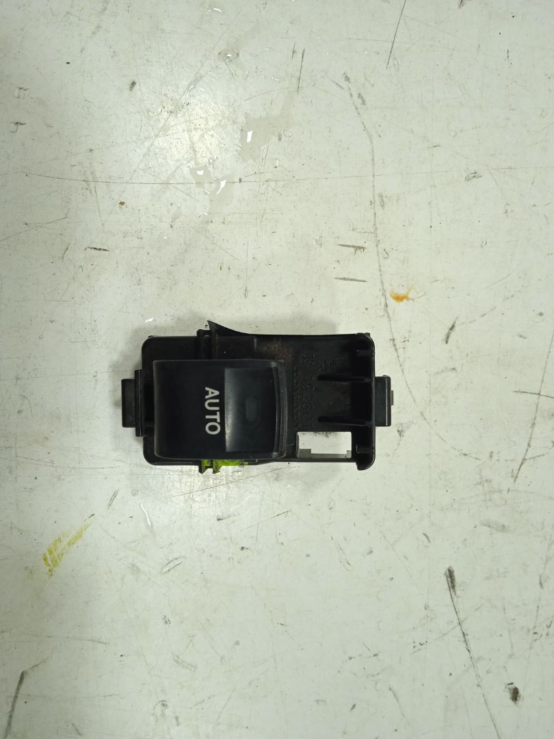 Mando elevalunas trasero derecho toyota prius (zvw30) 