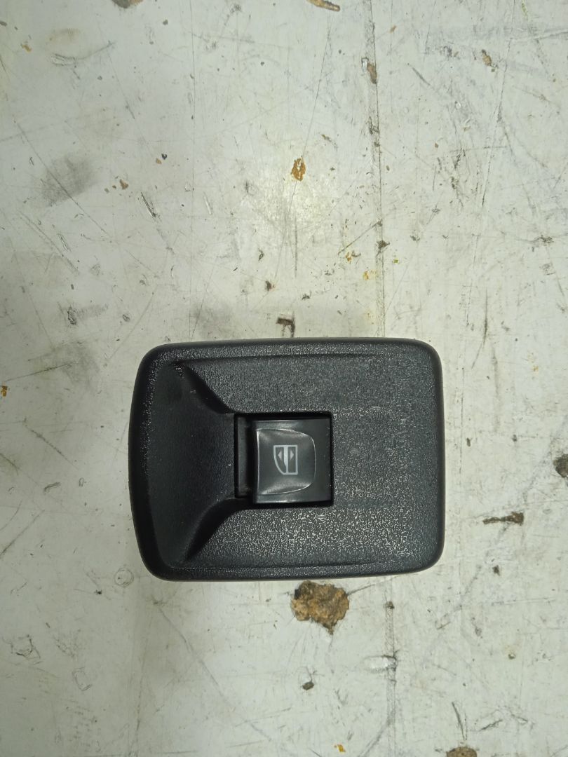Mando elevalunas delantero derecho dacia lodgy comfort