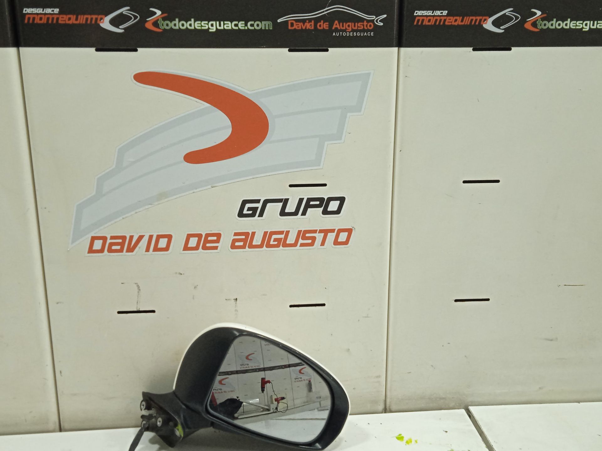 Retrovisor derecho toyota prius (zvw30) 