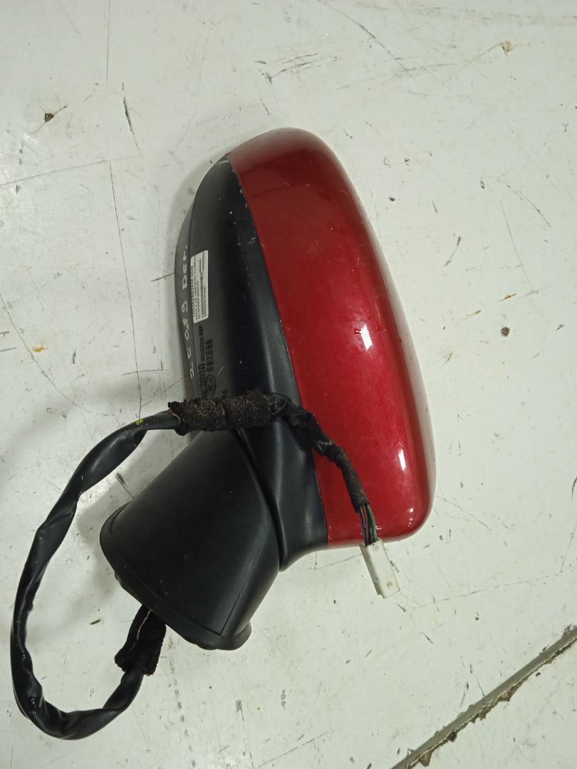 Retrovisor derecho   no identificado