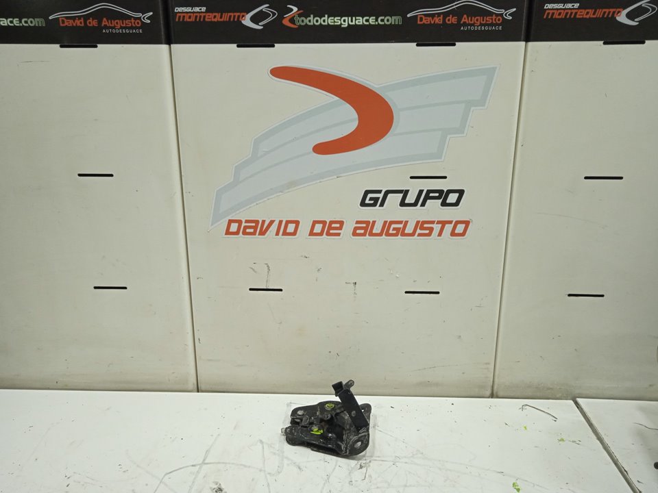 Cerradura puerta trasera derecha   no identificado