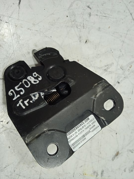 Cerradura puerta trasera derecha   no identificado