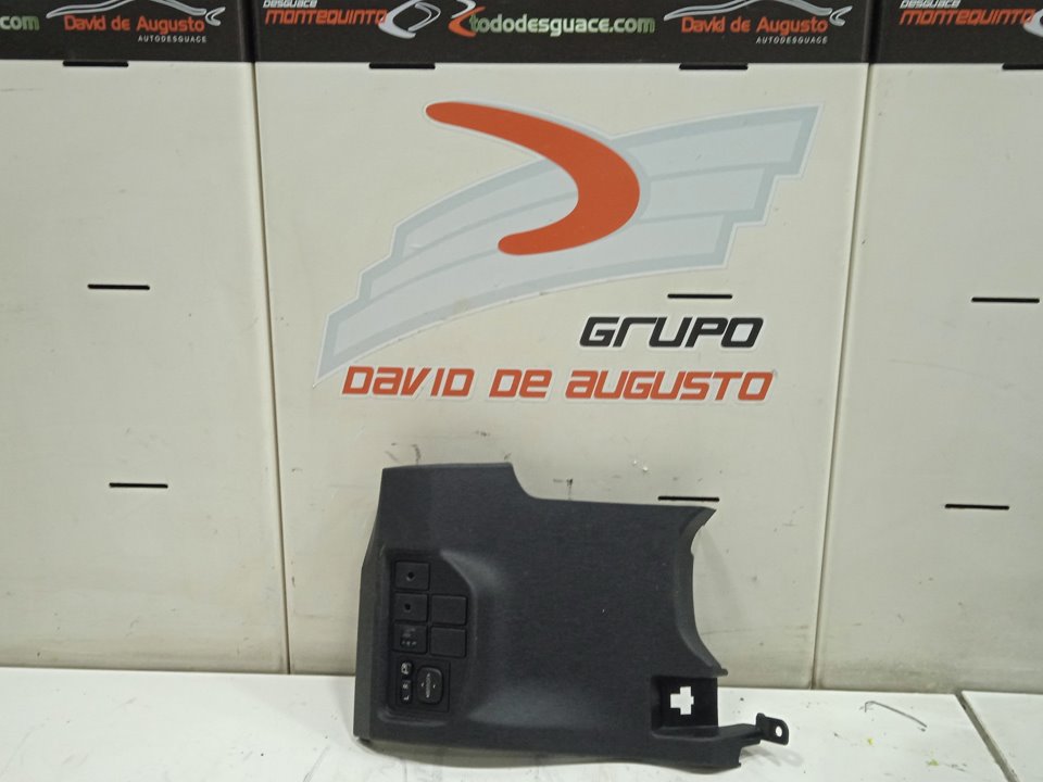 Moldura toyota prius (zvw30) 