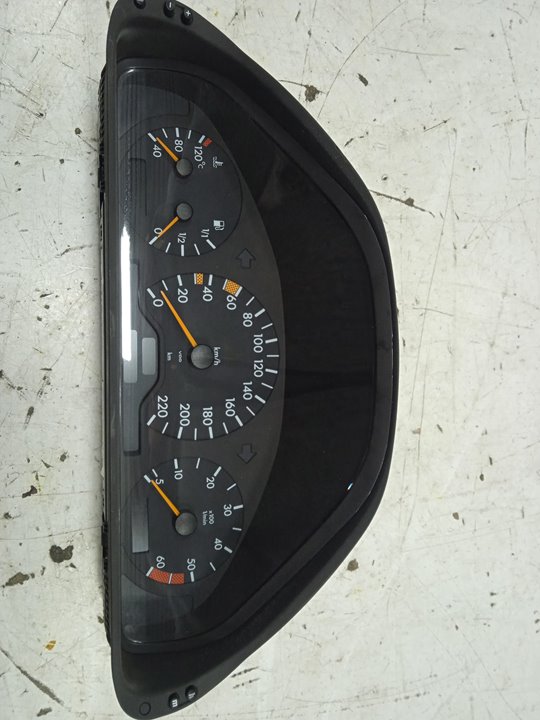 Cuadro instrumentos mercedes-benz clase e (bm 210) berlina e 250 diesel (210.010)