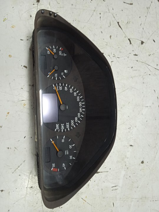 Cuadro instrumentos mercedes-benz clase e (bm 210) berlina 