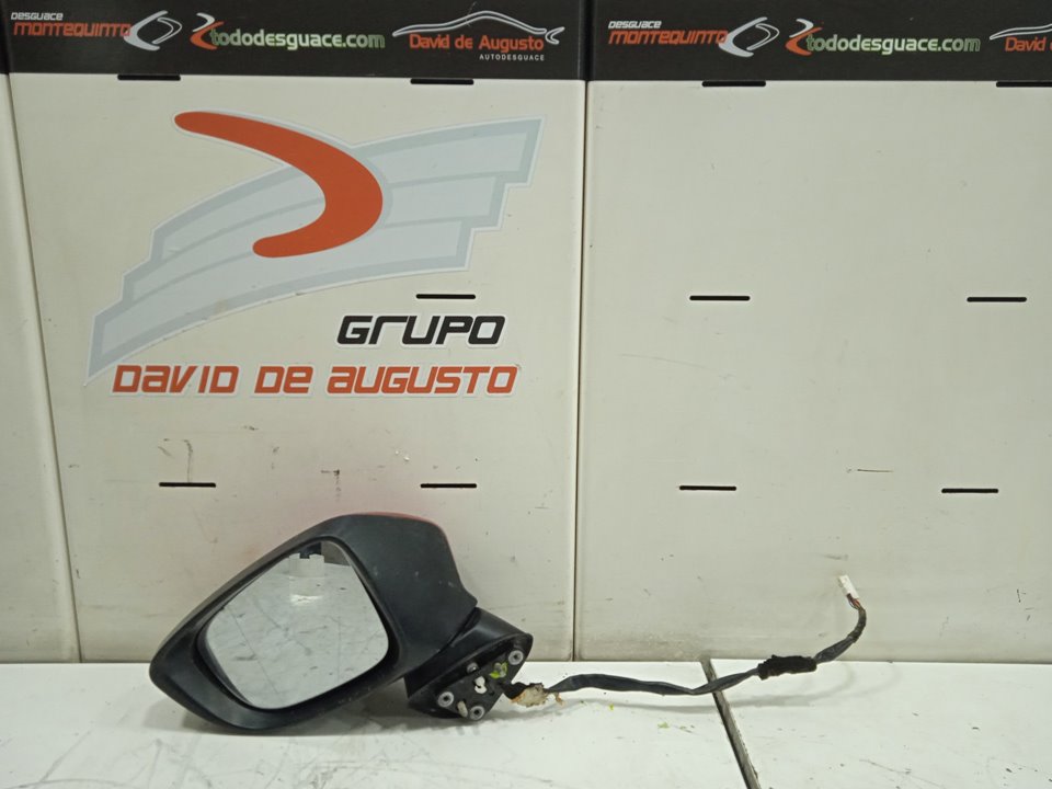 Retrovisor izquierdo   no identificado