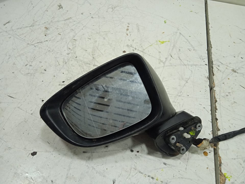 Retrovisor izquierdo   no identificado