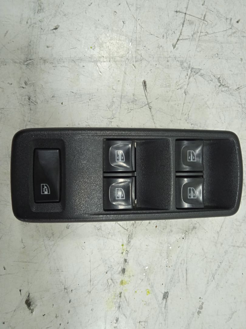 Mando elevalunas delantero izquierdo dacia lodgy comfort