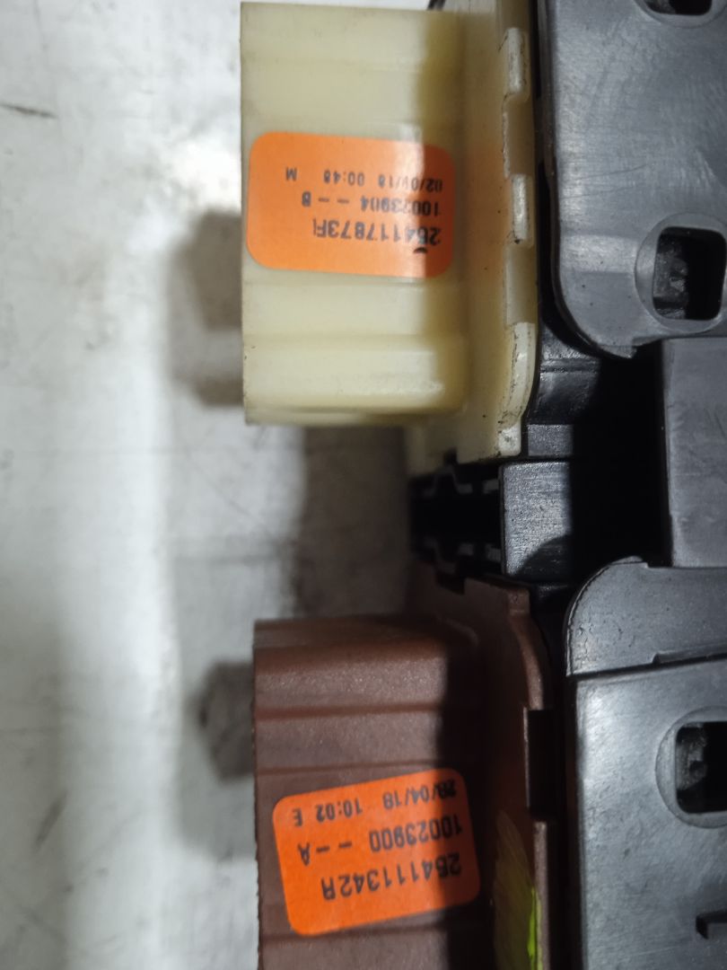 Mando elevalunas delantero izquierdo dacia lodgy comfort
