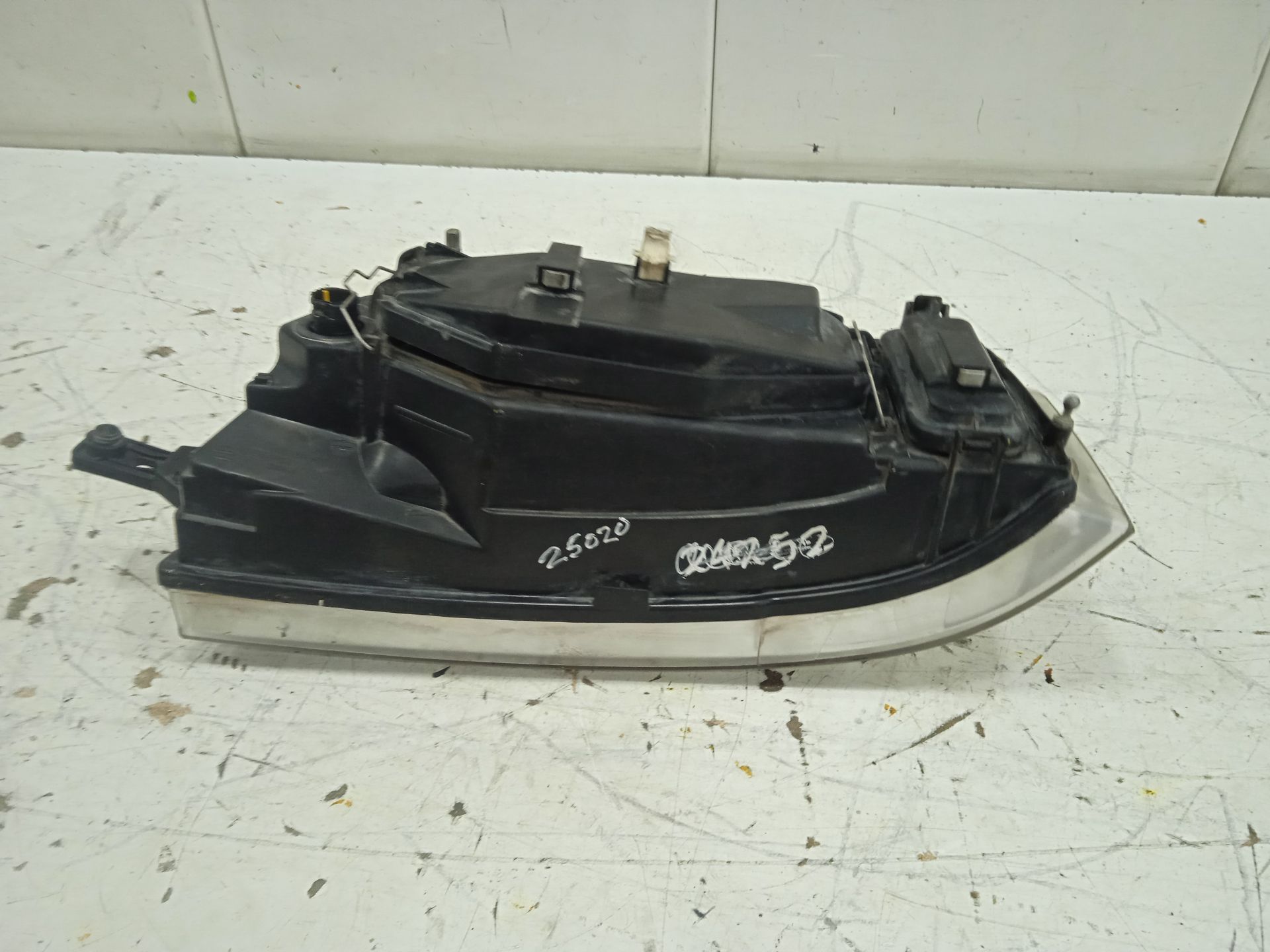 Faro derecho 330 m  td   (1400)