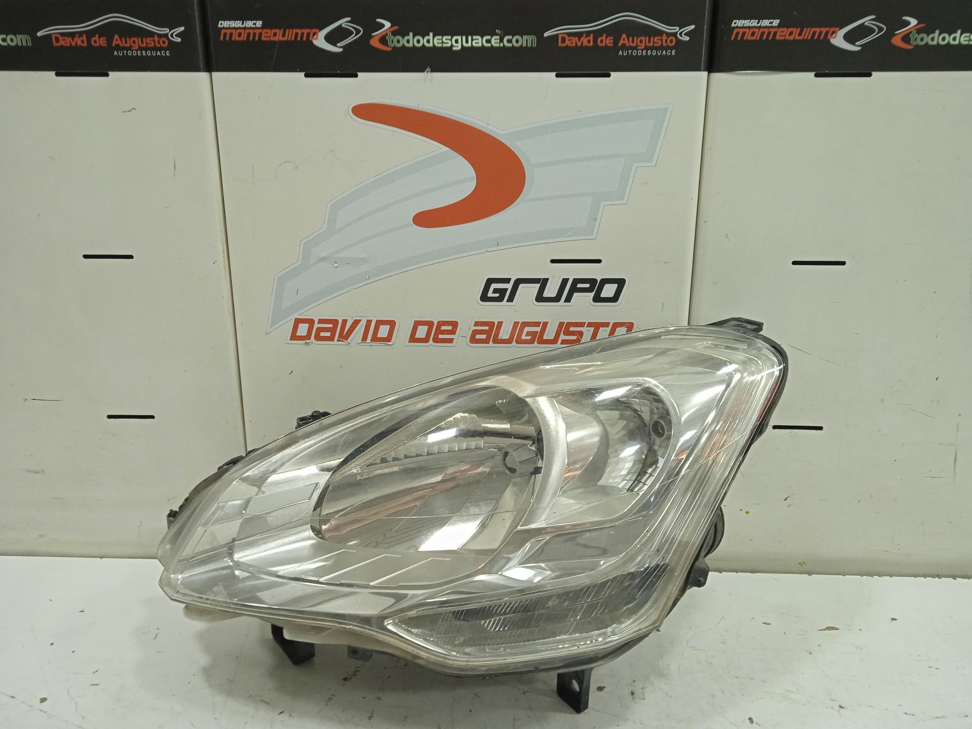 Faro izquierdo club l2