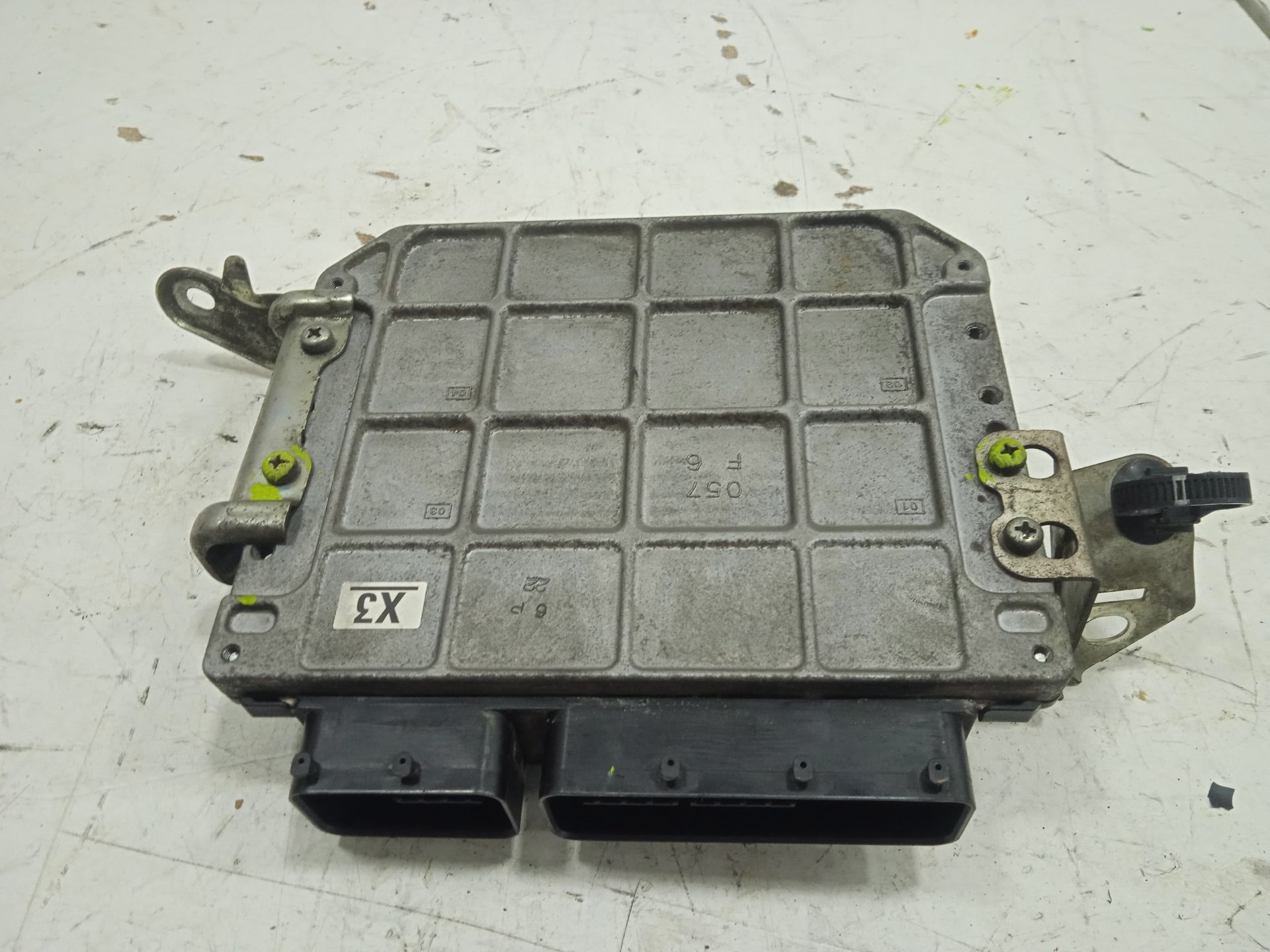 Centralita motor uce toyota prius (zvw30) 