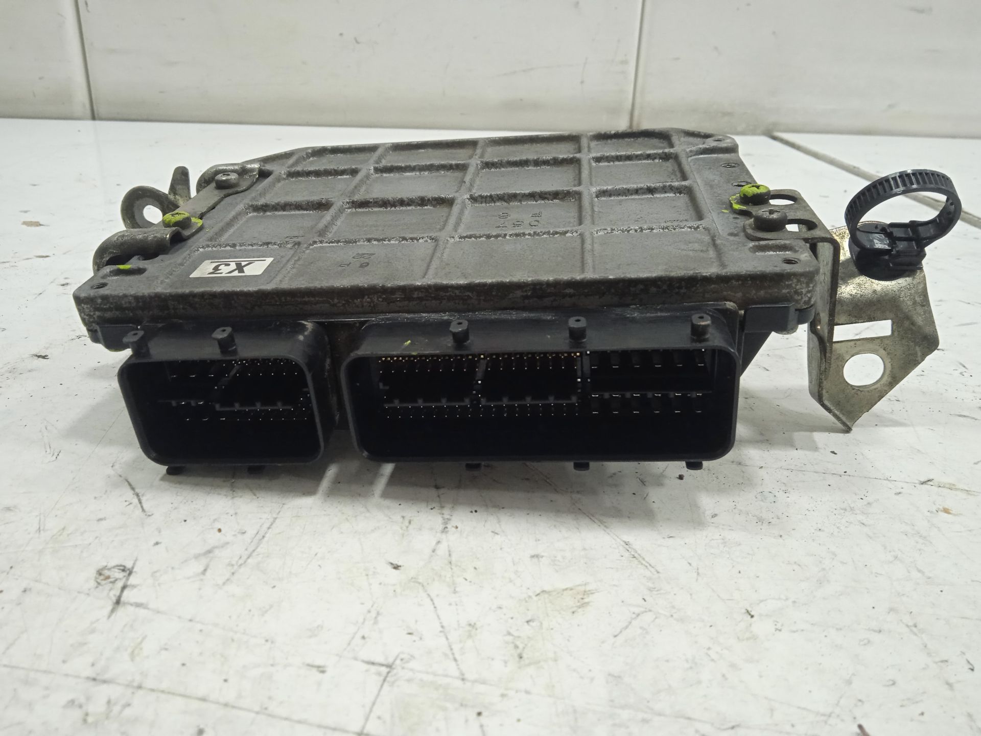 Centralita motor uce toyota prius (zvw30) 