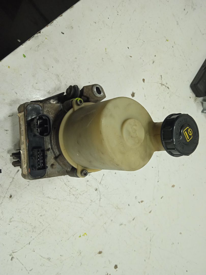 Bomba direccion renault kangoo i (fkc0) authentique