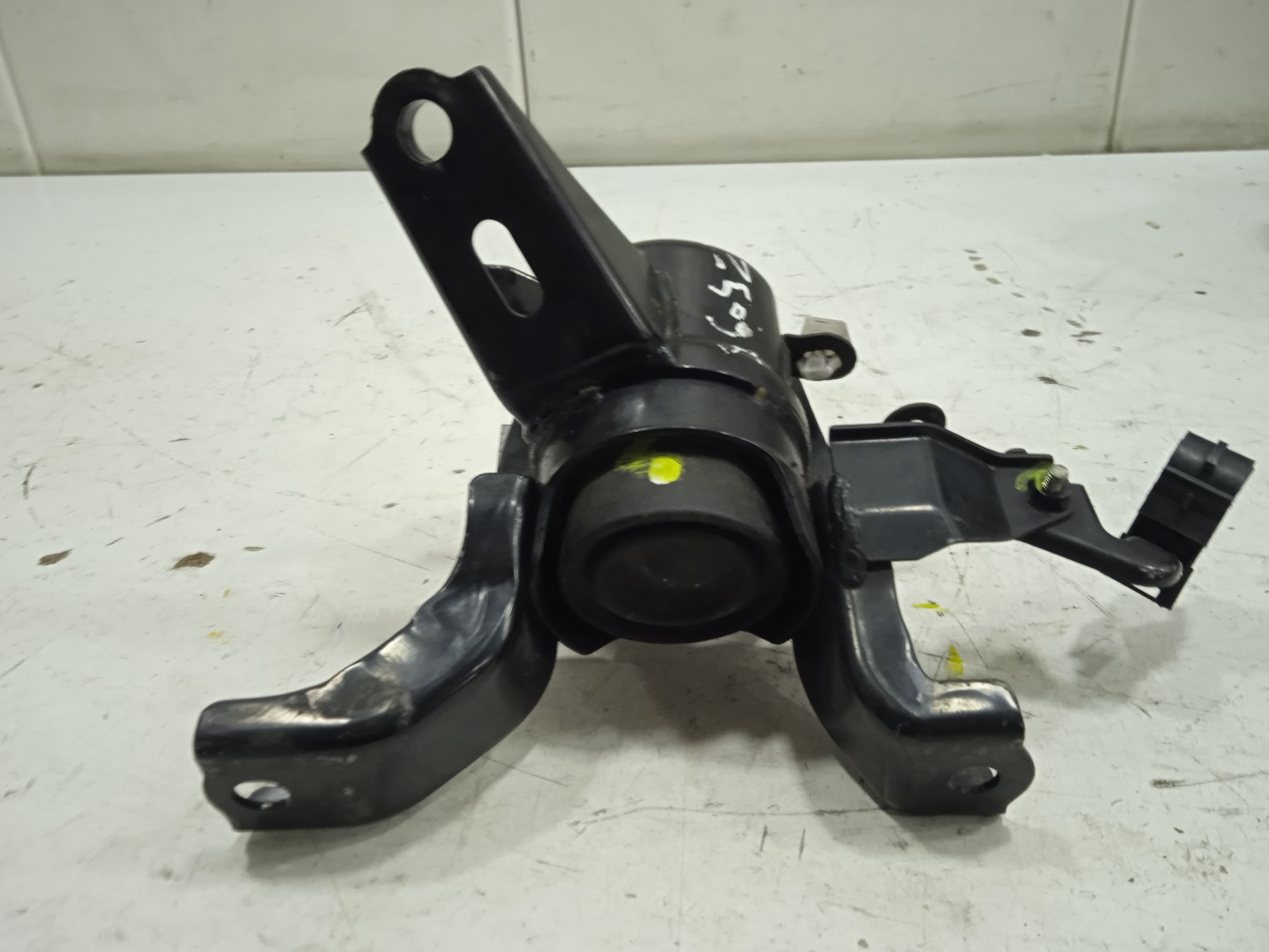Soporte motor toyota prius (zvw30) 