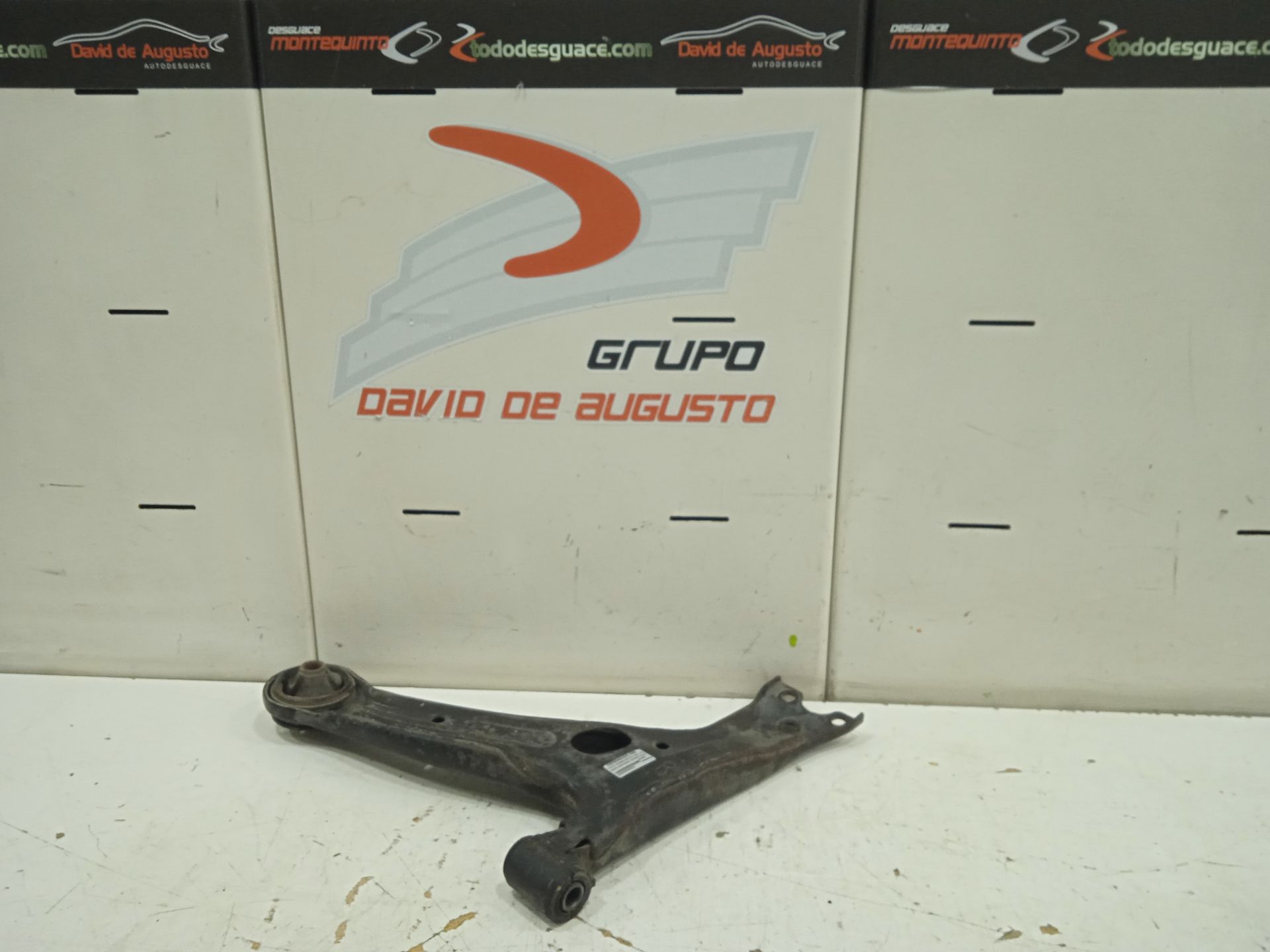 Brazo suspension inferior delantero izquierdo toyota avensis berlina (t25) 1.8 sol berlina (5ptas)