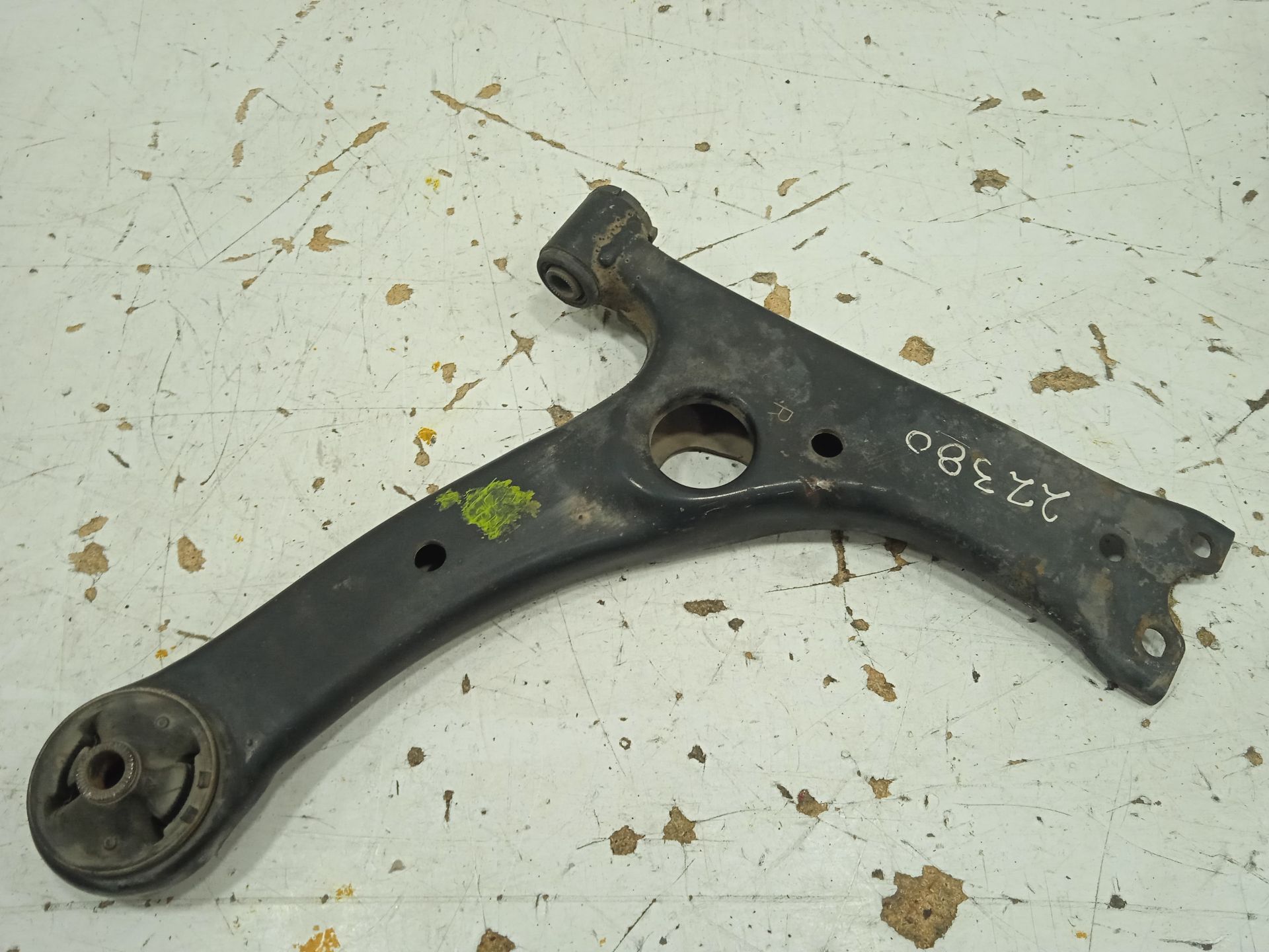 Brazo suspension inferior delantero izquierdo toyota avensis berlina (t25) 1.8 sol berlina (5ptas)