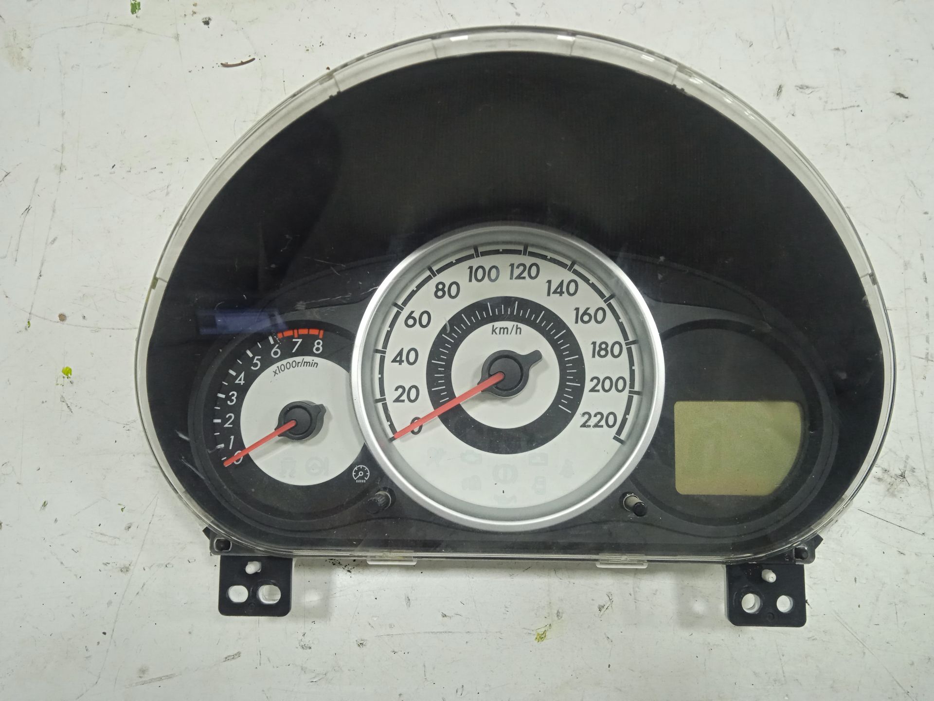 Cuadro instrumentos mazda 2 berlina (de) 1.3 active + (5ptas.) (63kw)