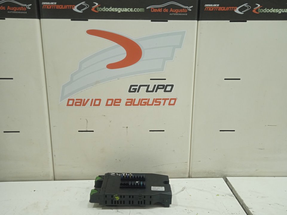 Caja reles / fusibles lt  46  caja cerrada