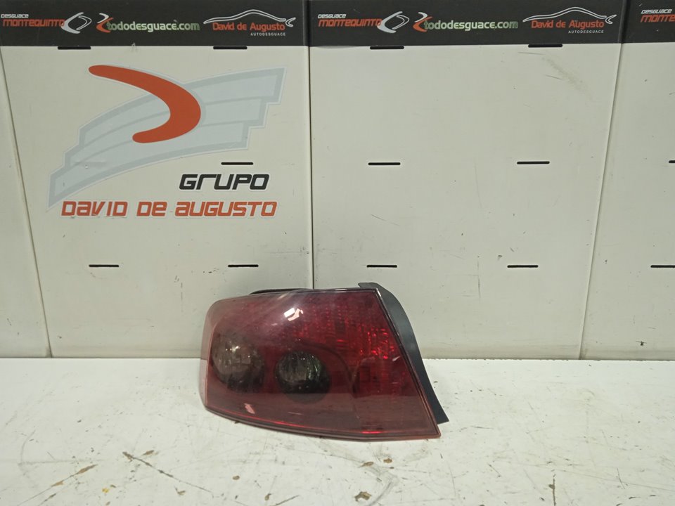 Piloto trasero izquierdo peugeot 407 premium