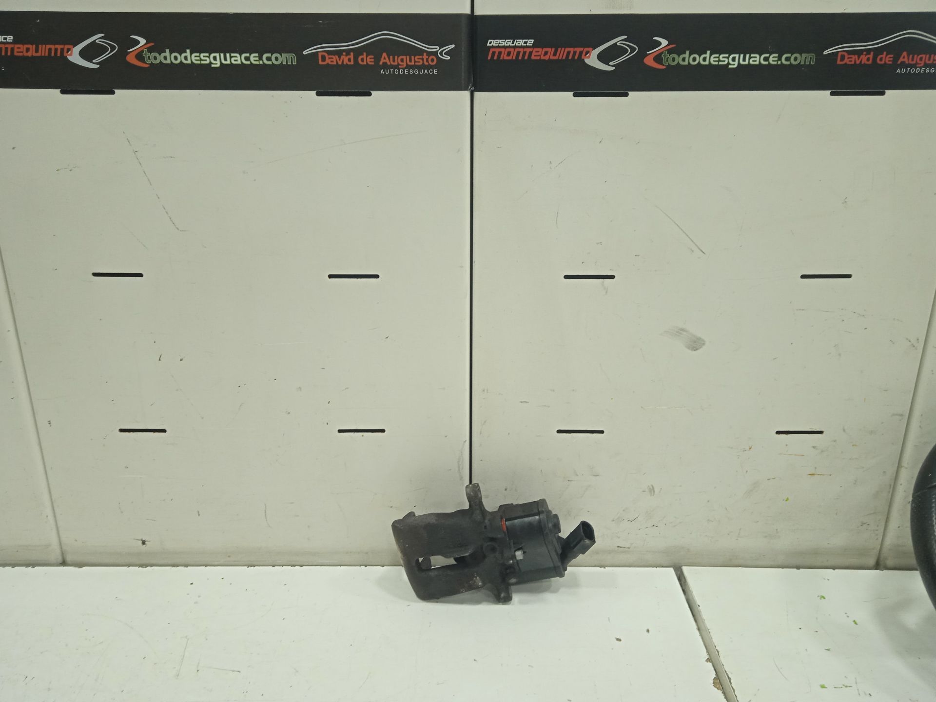 Pinza de freno trasera derecha audi a6 avant (4f5) 2.0 tdi