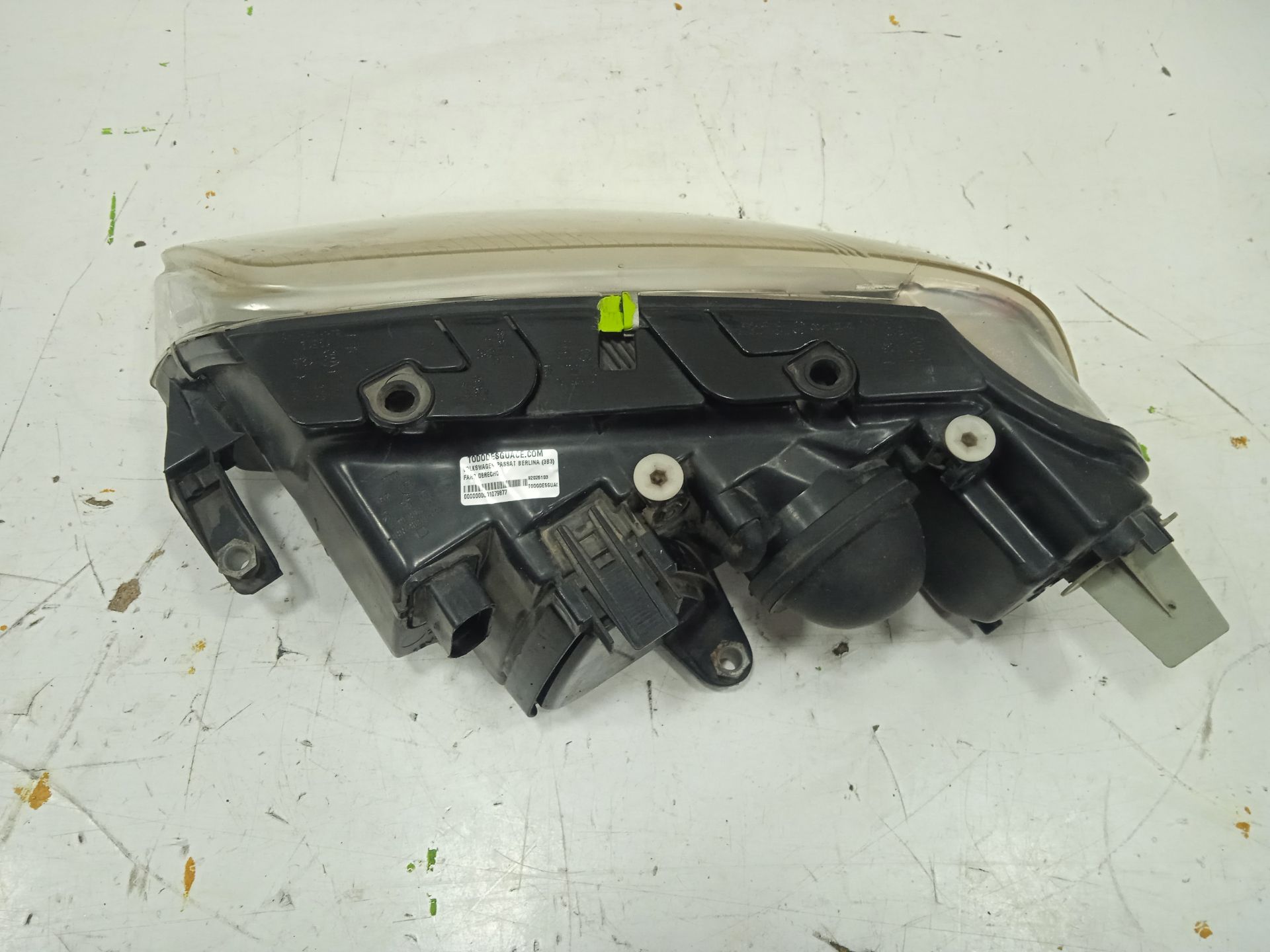 Faro derecho volkswagen passat berlina (3b3) edition