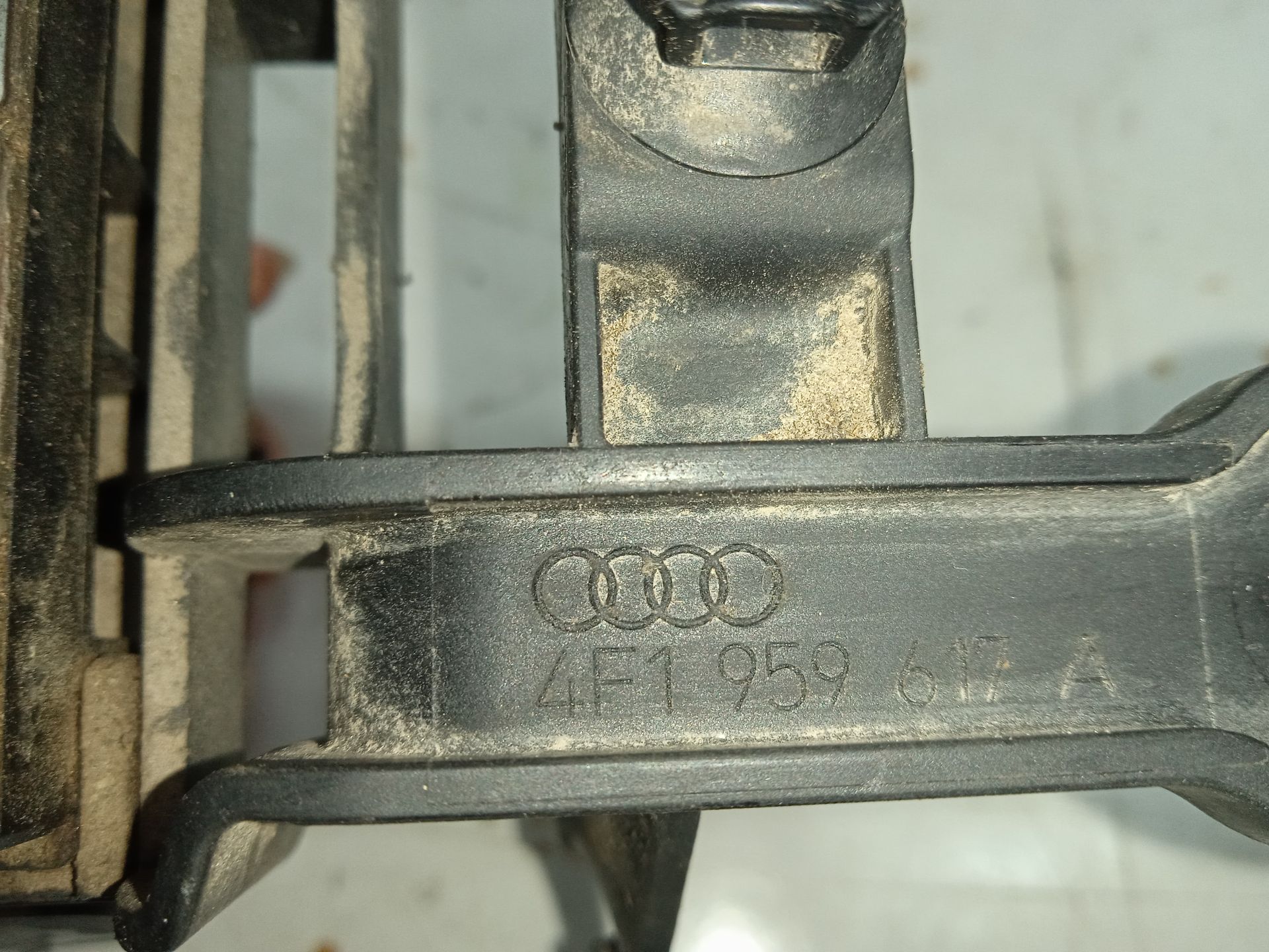 Bomba agua audi a6 avant (4f5) 2.0 tdi
