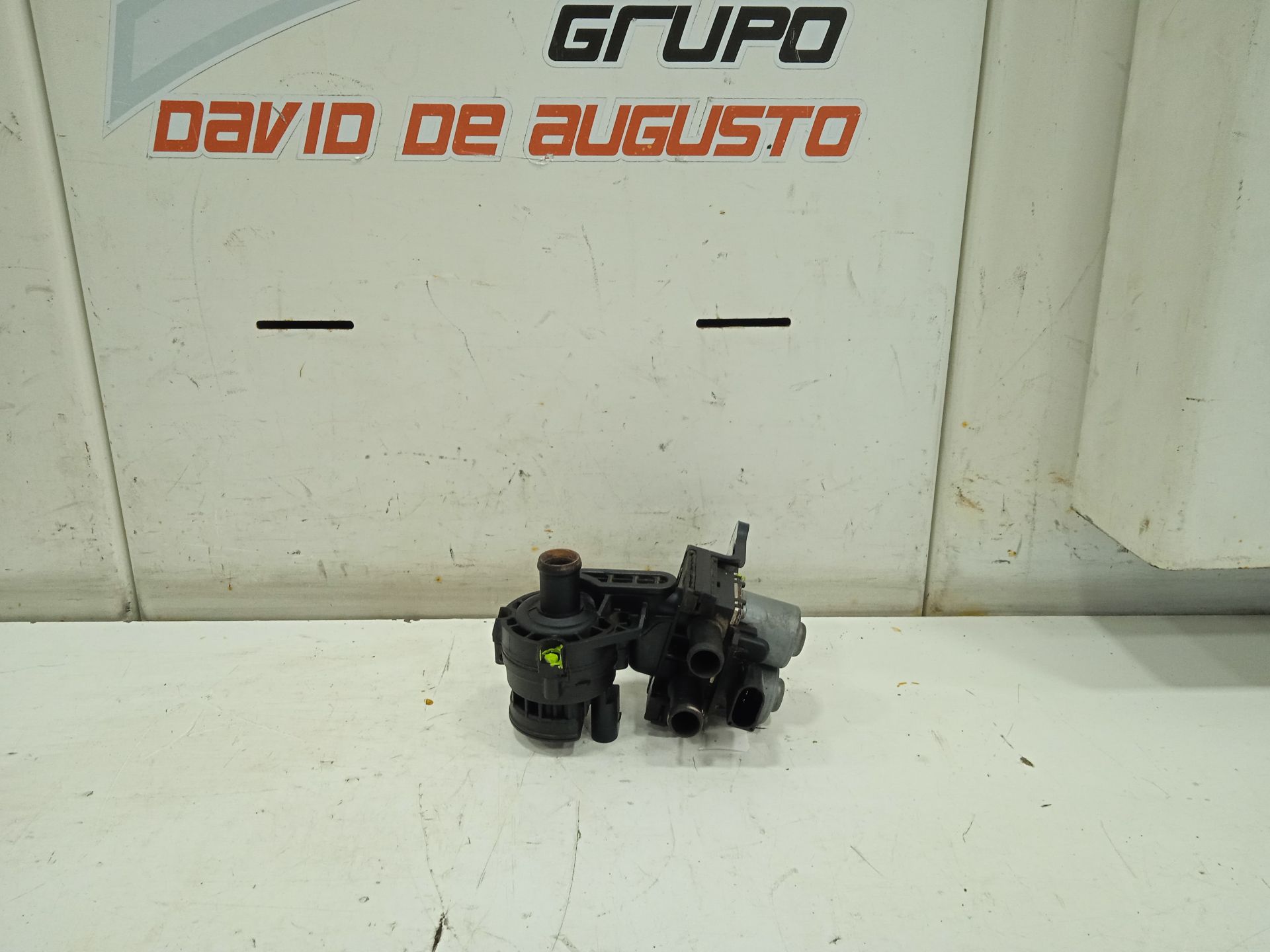 Bomba agua audi a6 avant (4f5) 2.0 tdi