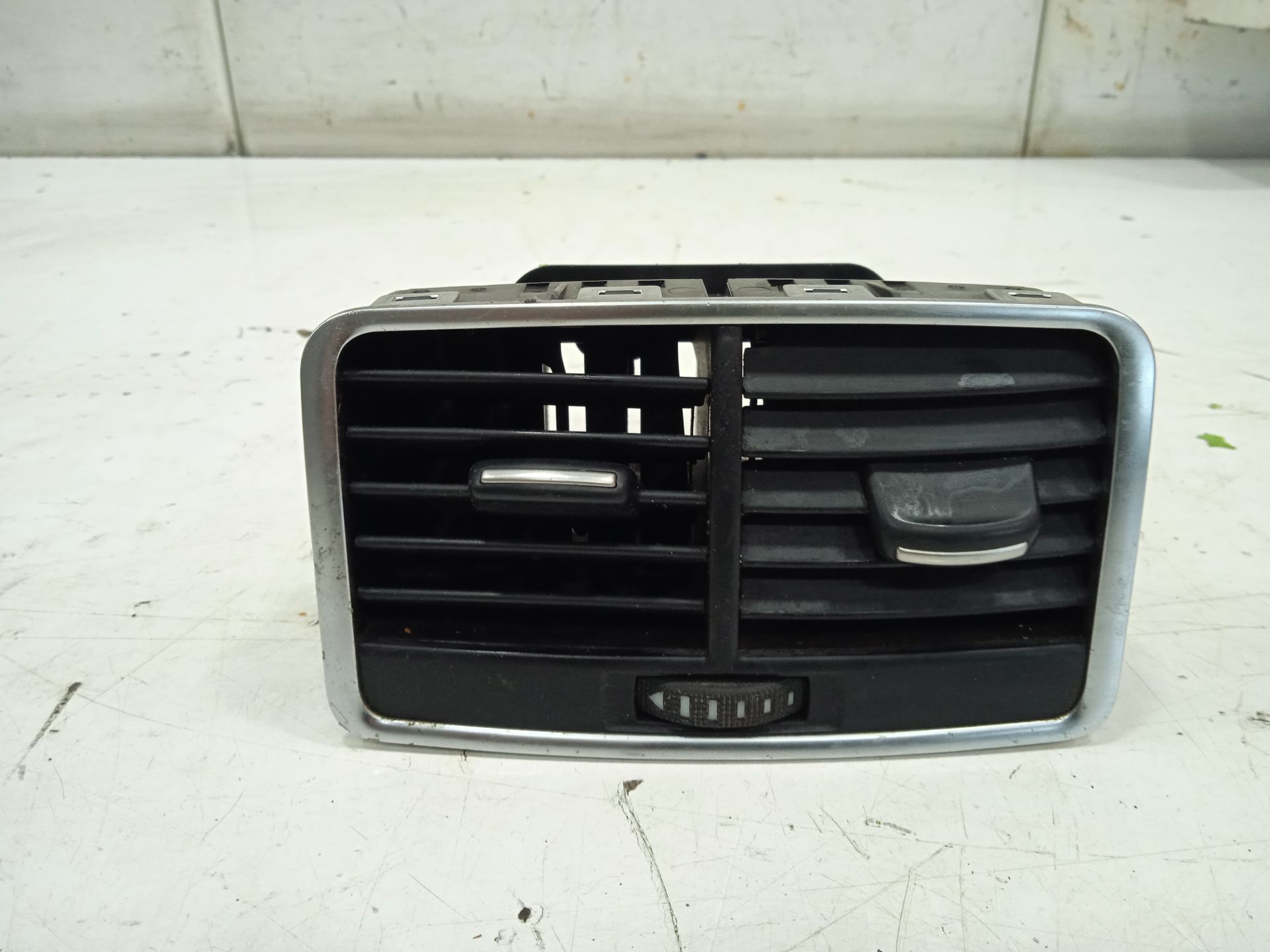 Rejilla aireadora audi a6 avant (4f5) 2.0 tdi