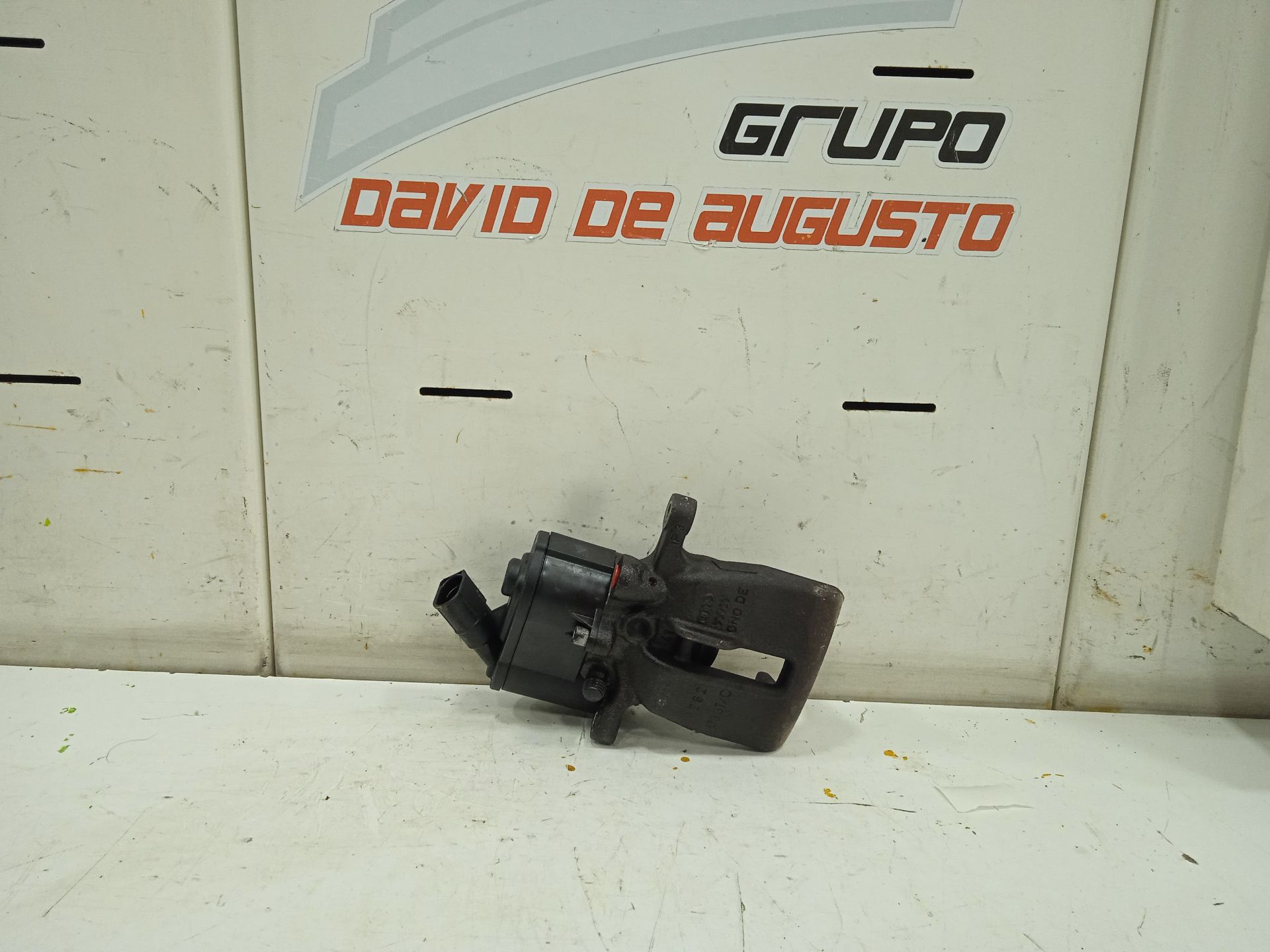 Pinza de freno trasera izquierda audi a6 avant (4f5) 2.0 tdi
