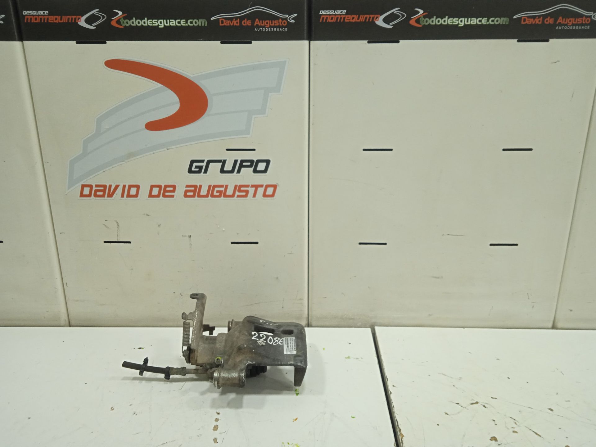 Pinza de freno delantera derecha caja cerrada 35c... batalla 30