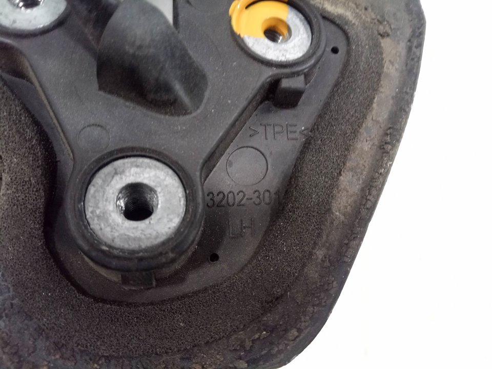 No identificado toyota auris (e18) hybrid business