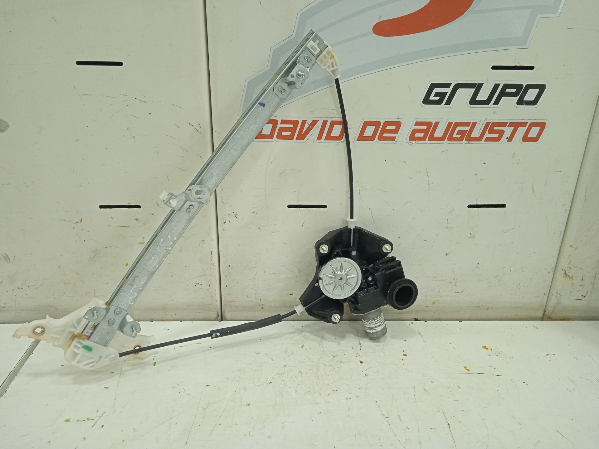 Elevalunas trasero derecho toyota yaris (xp21) sedition