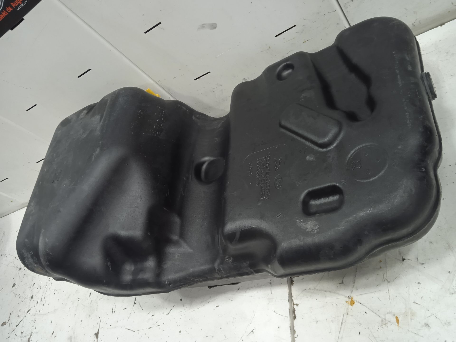 Deposito combustible land rover discovery sport se