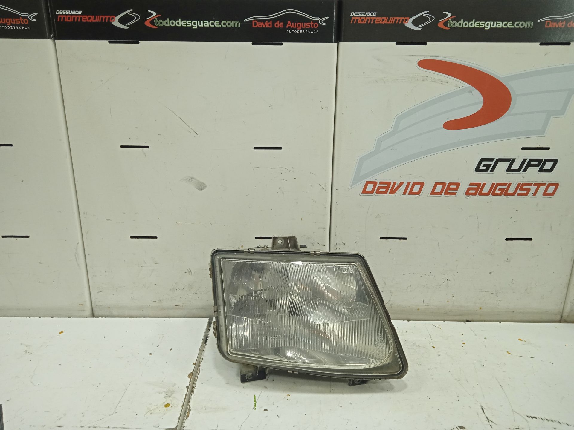Faro derecho 108 cdi     (638.094)