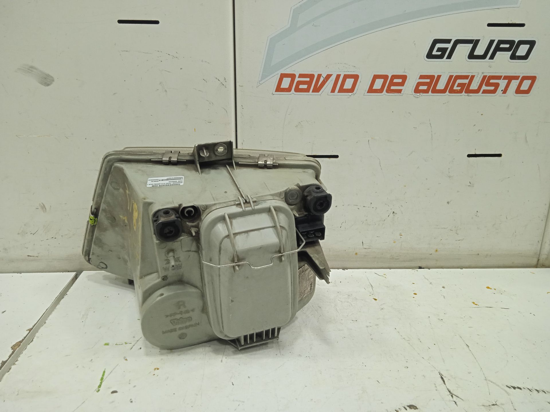 Faro derecho 108 cdi     (638.094)