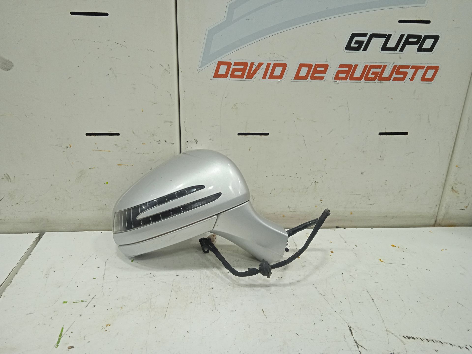 Retrovisor derecho   no identificado