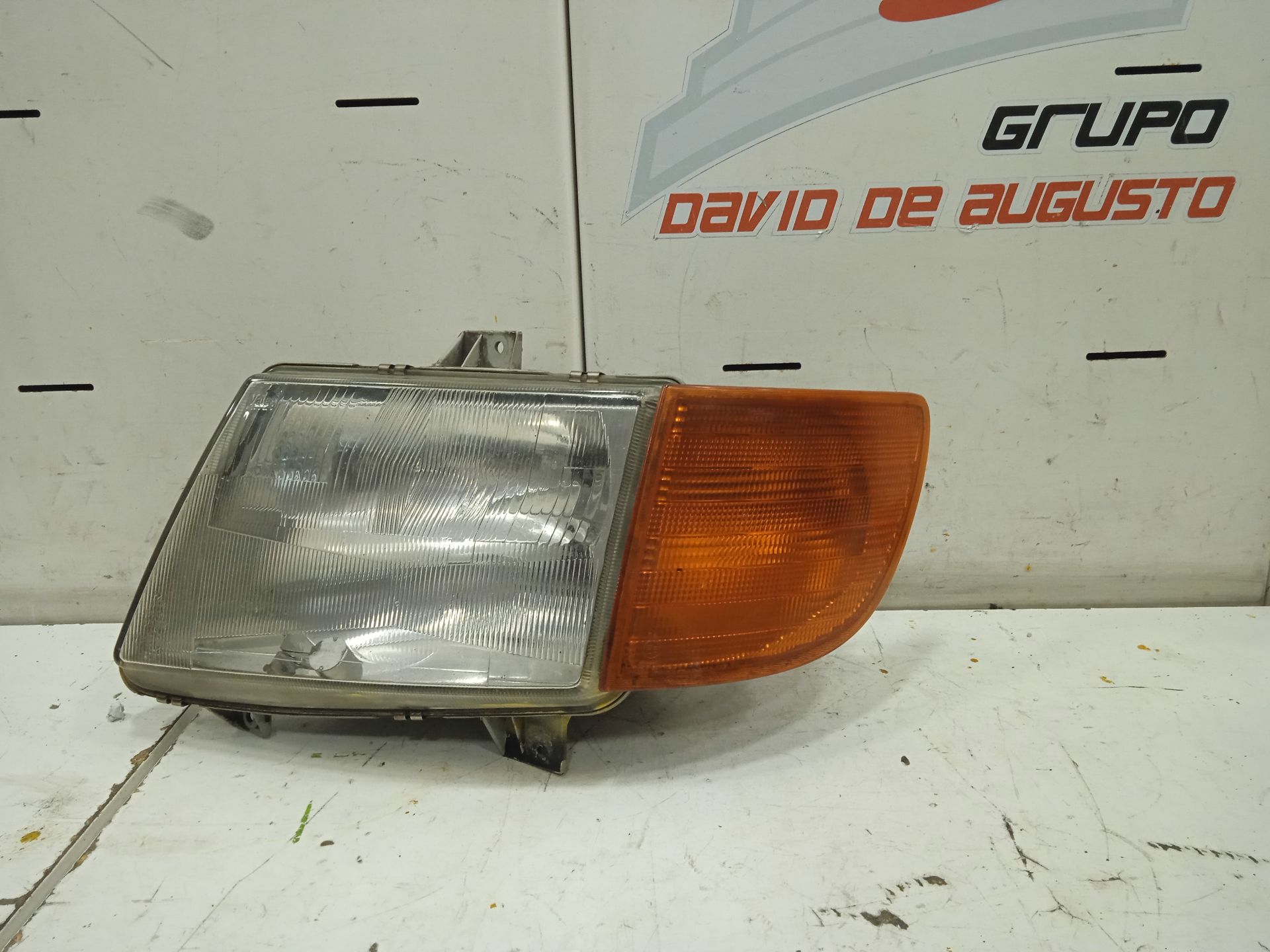 Faro izquierdo 108 cdi     (638.094)