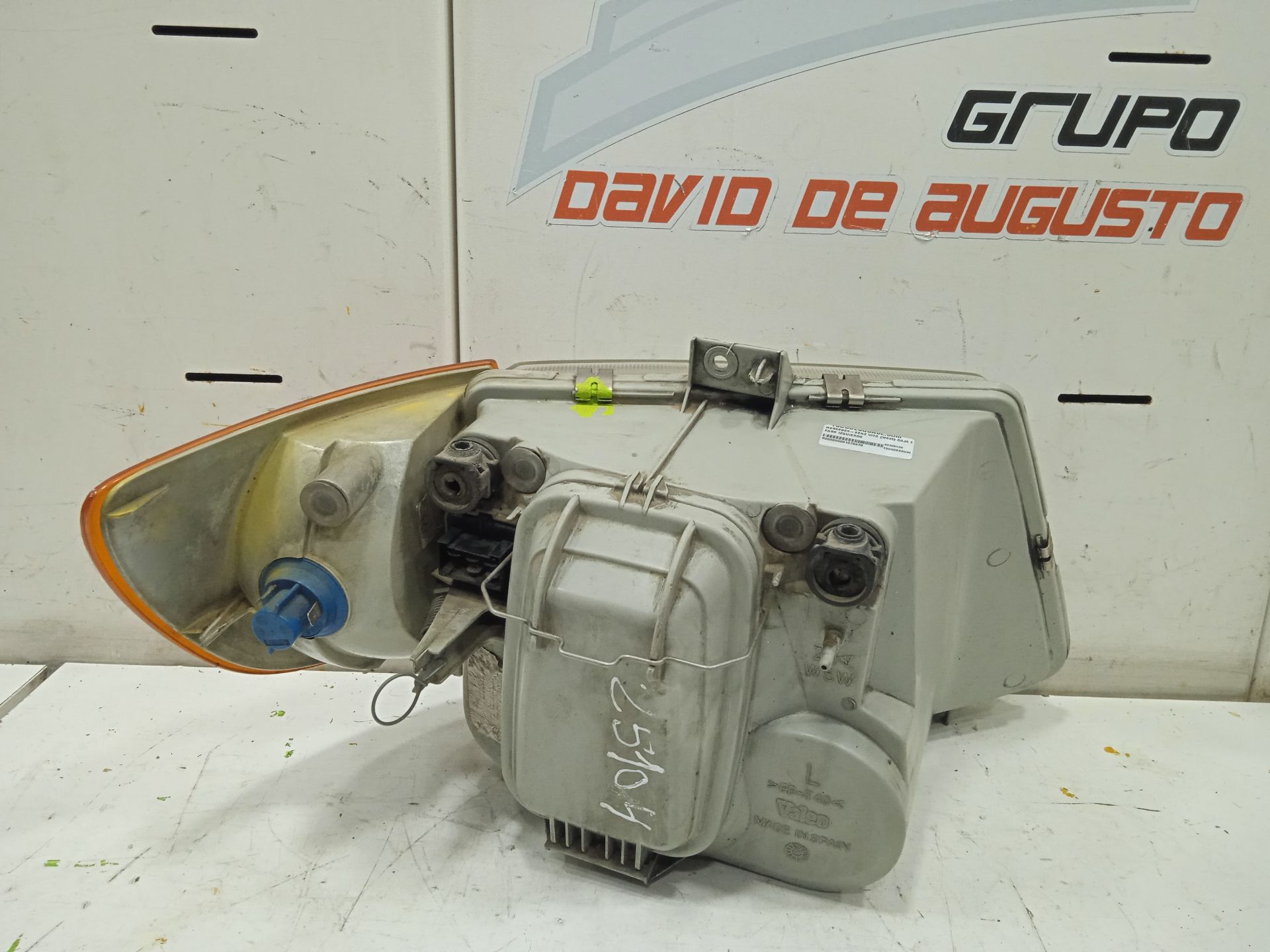 Faro izquierdo 108 cdi     (638.094)