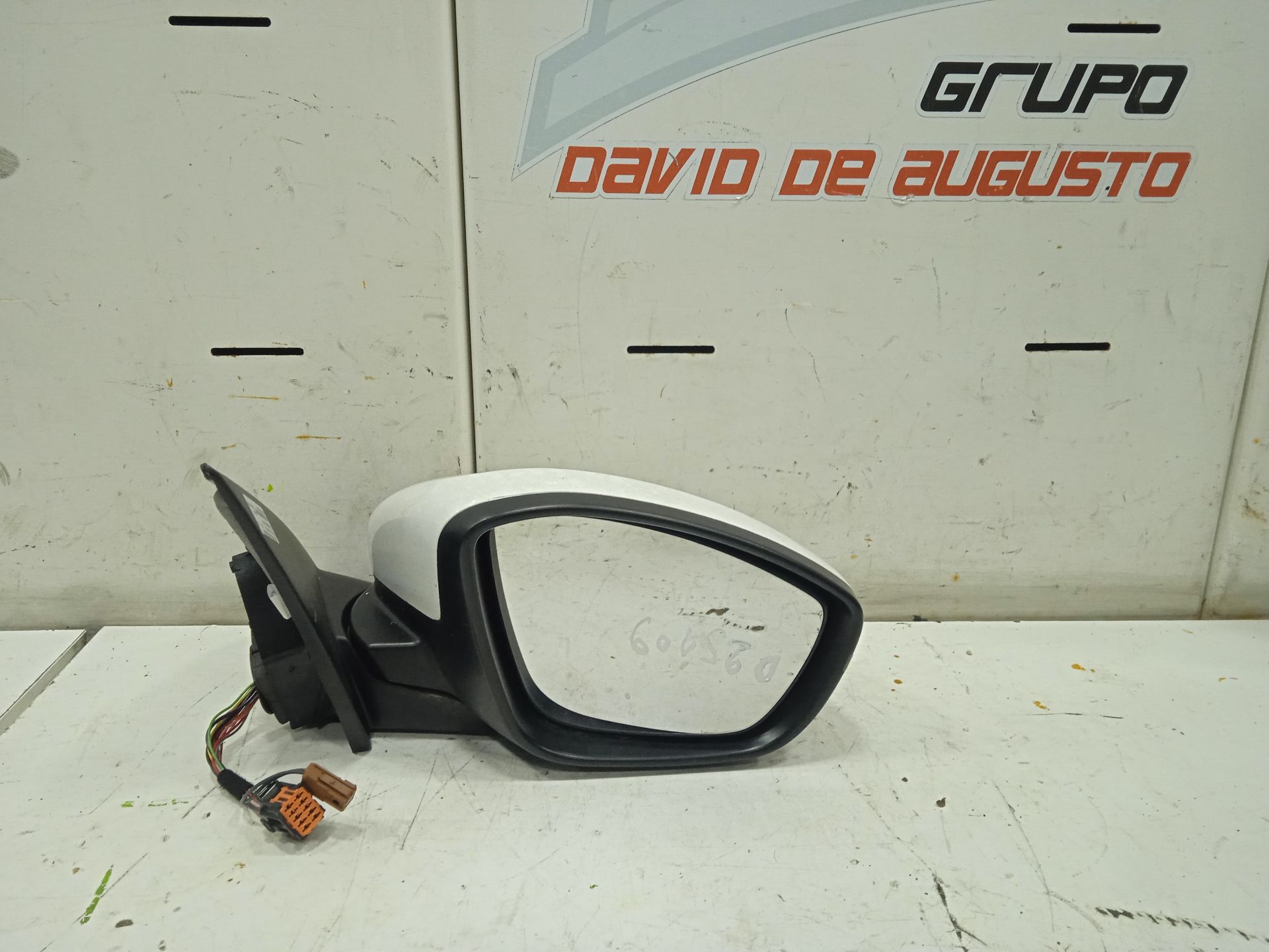 Retrovisor derecho   no identificado