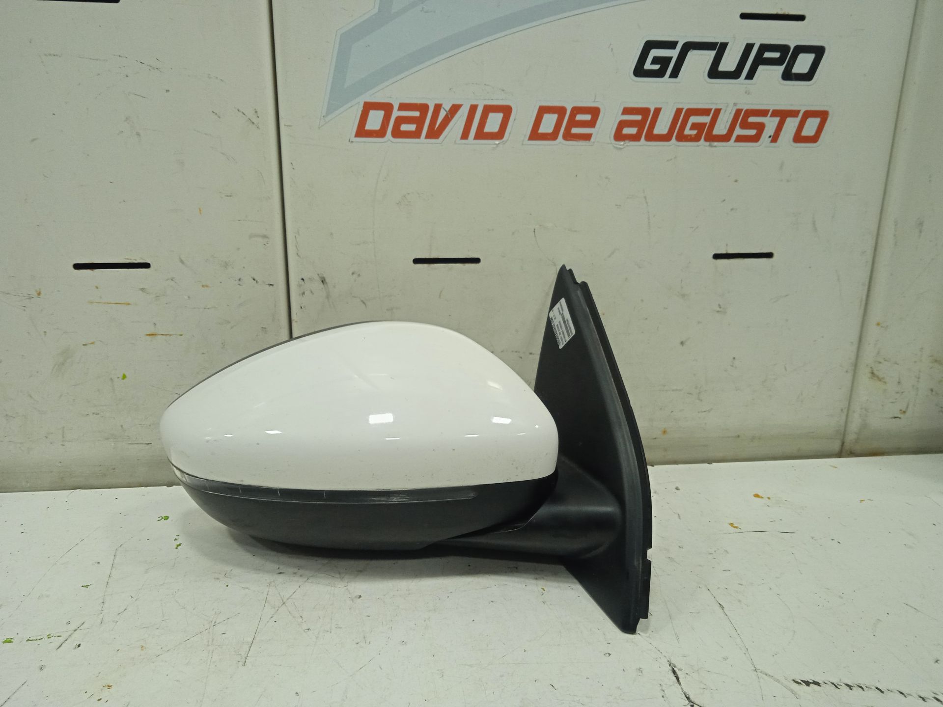 Retrovisor derecho   no identificado