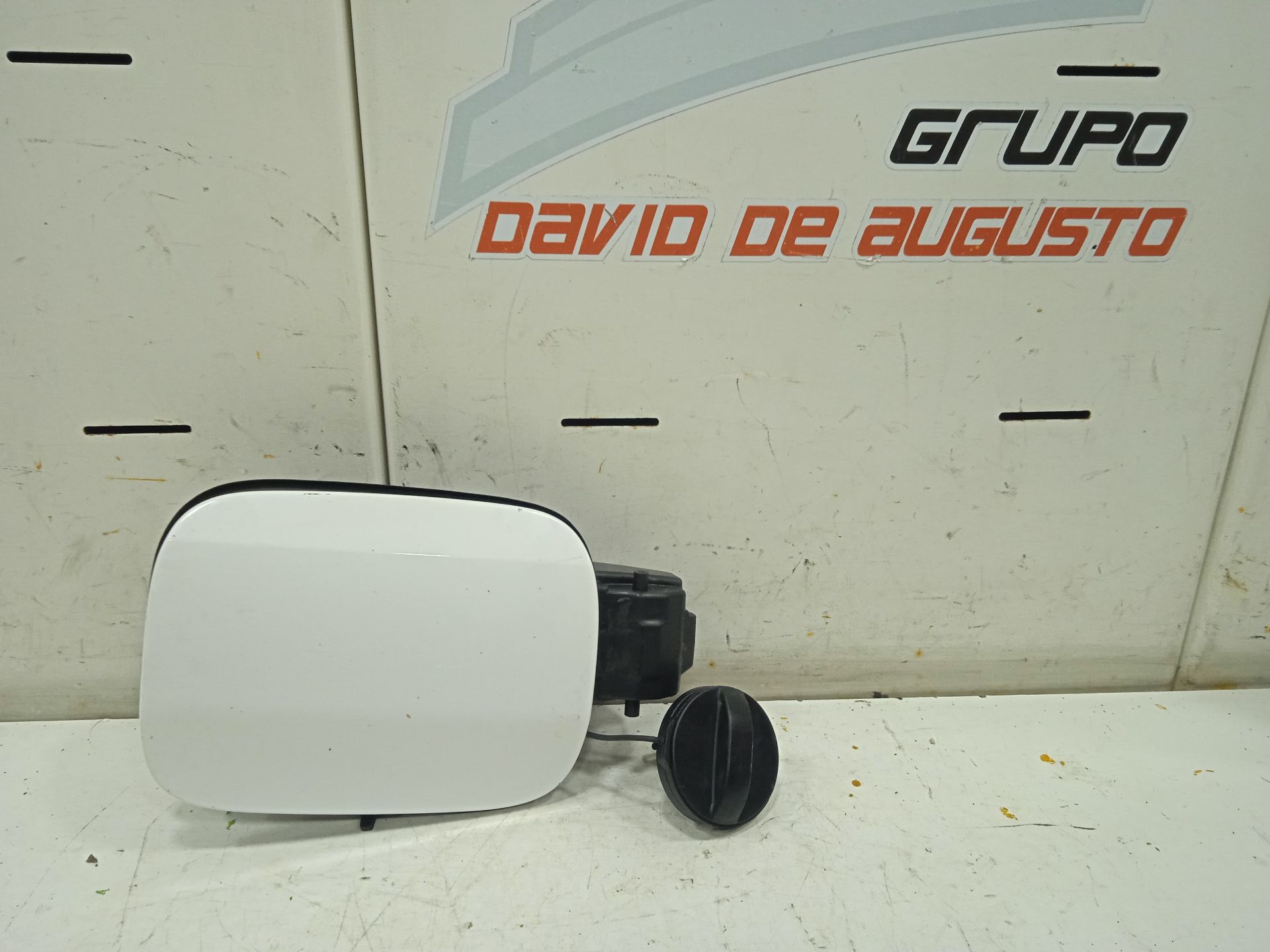 Tapa exterior combustible   no identificado