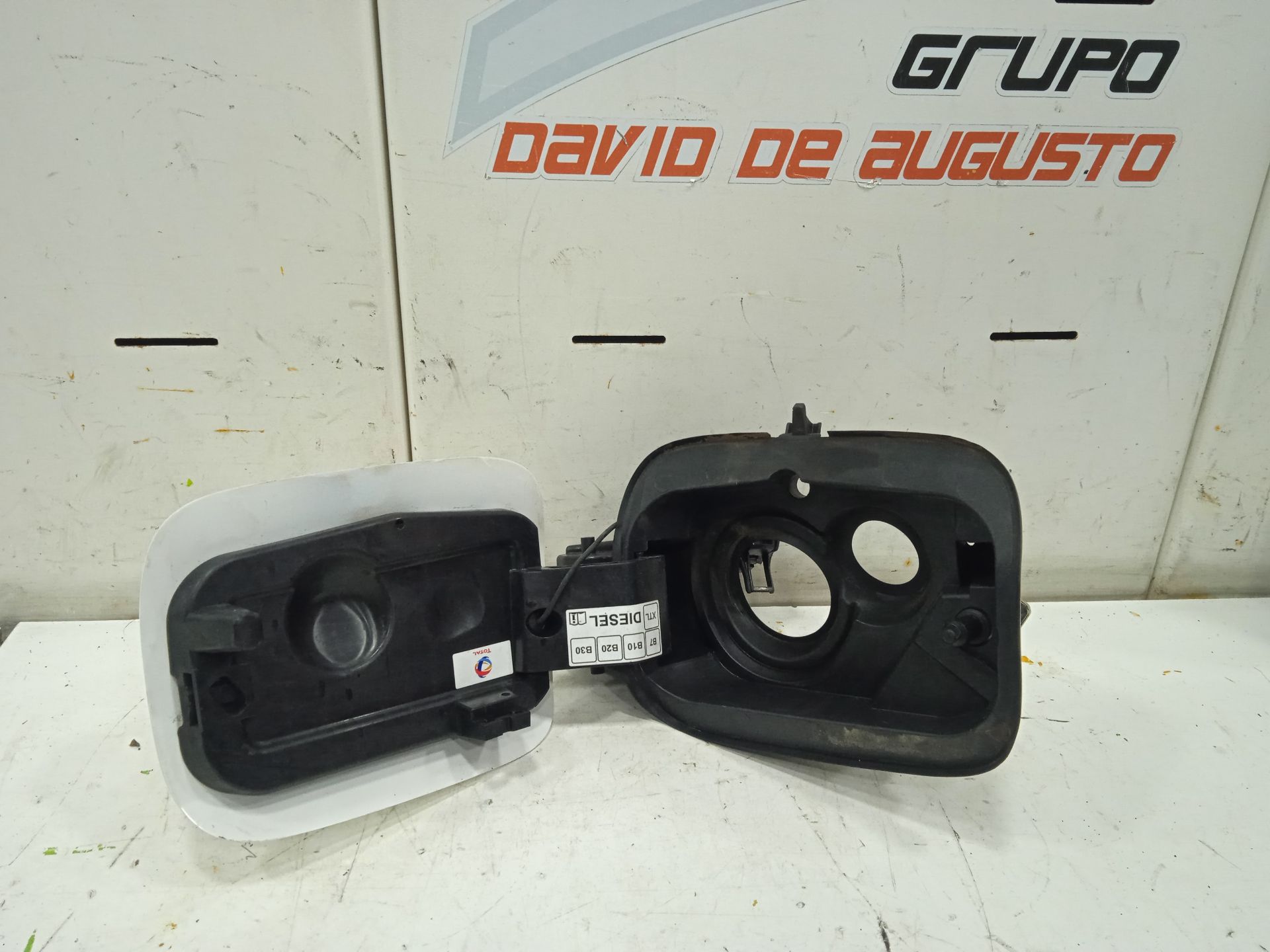 Tapa exterior combustible   no identificado