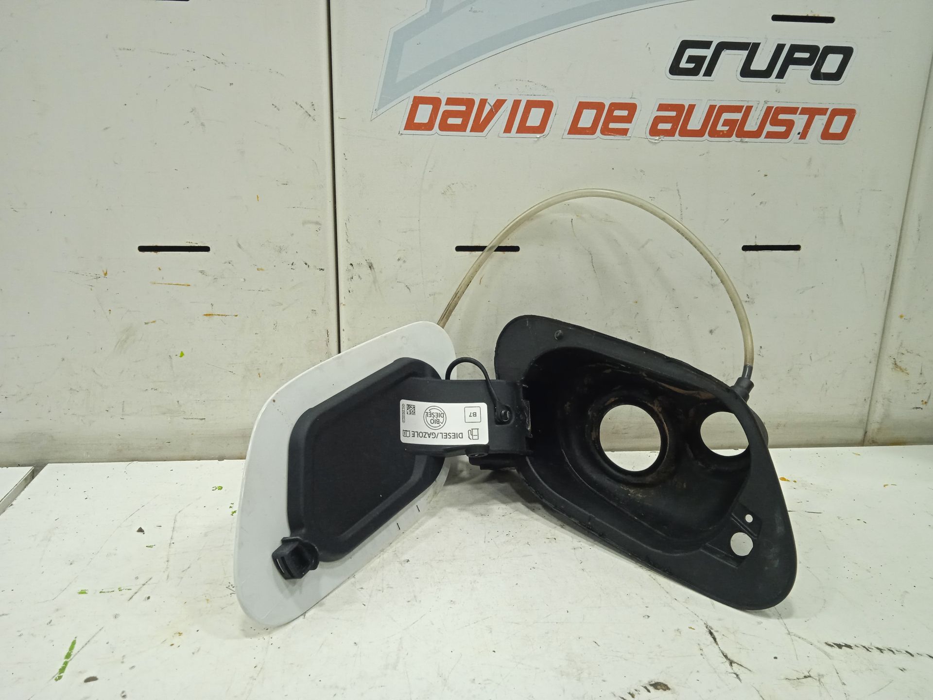 Tapa exterior combustible   no identificado