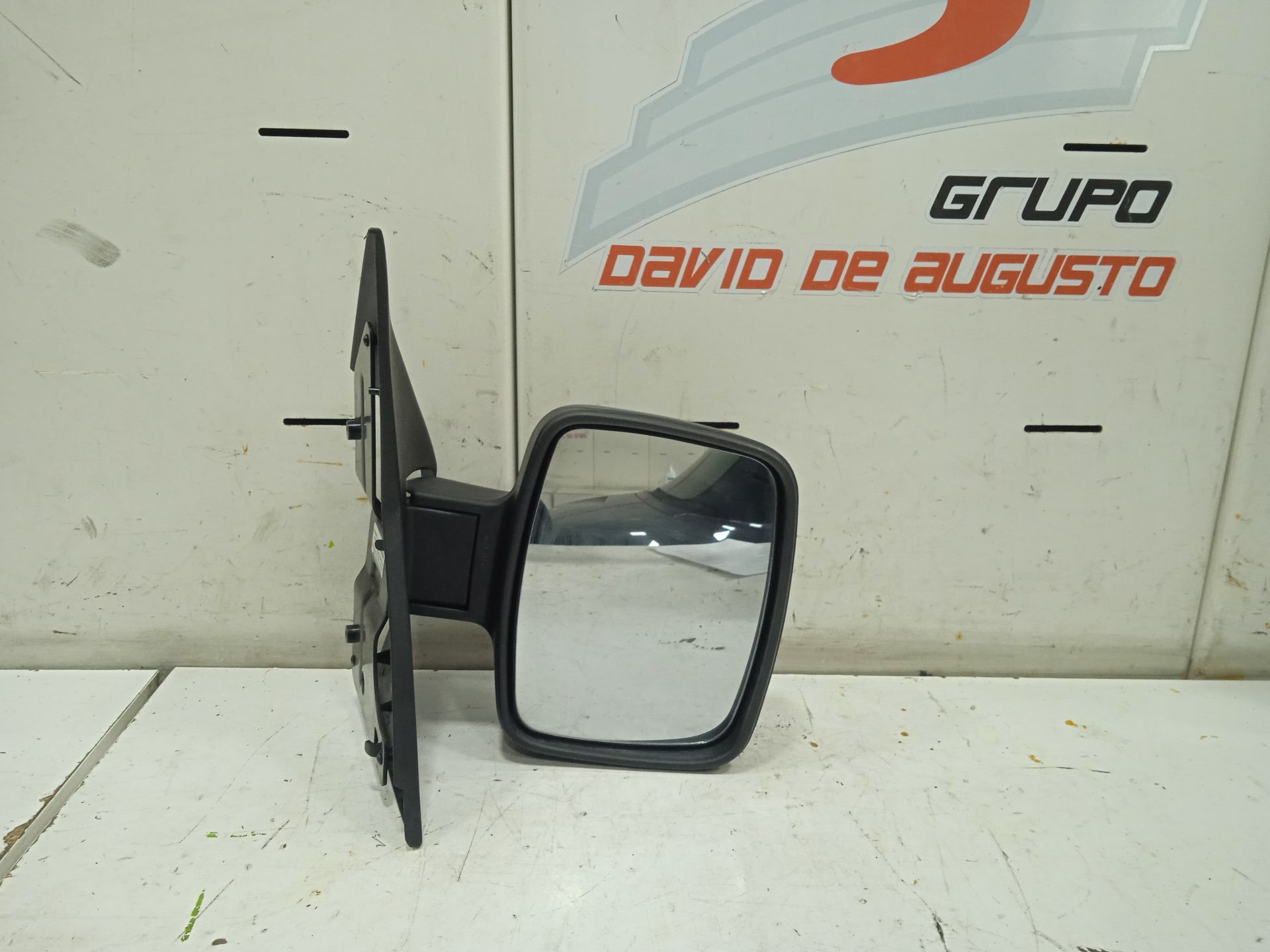 Retrovisor derecho 108 cdi     (638.094)