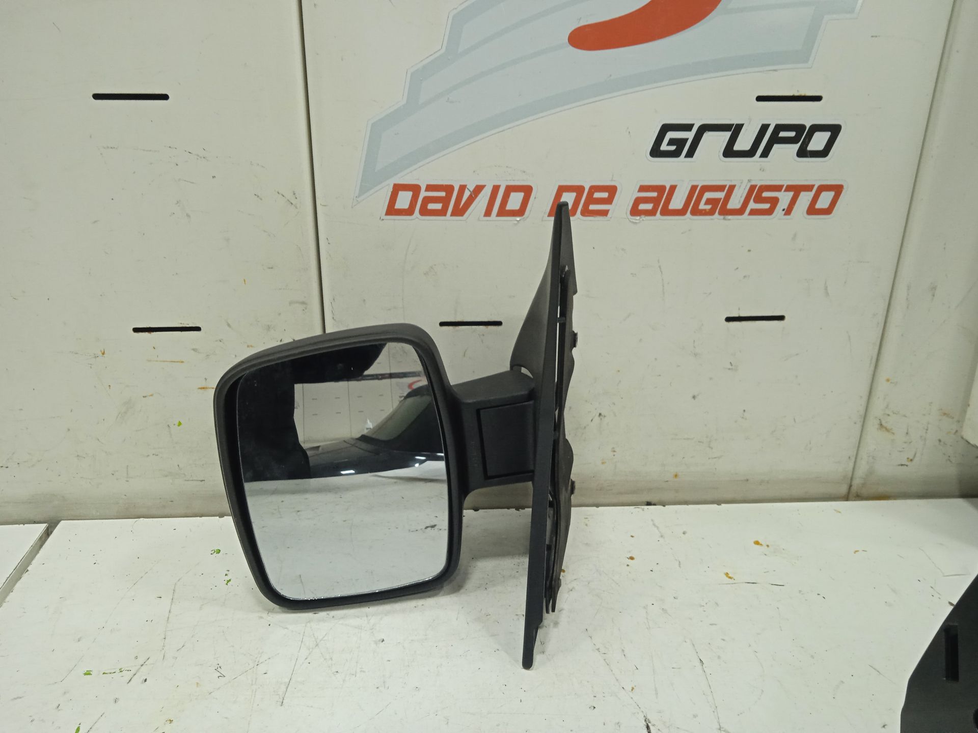 Retrovisor izquierdo 108 cdi     (638.094)